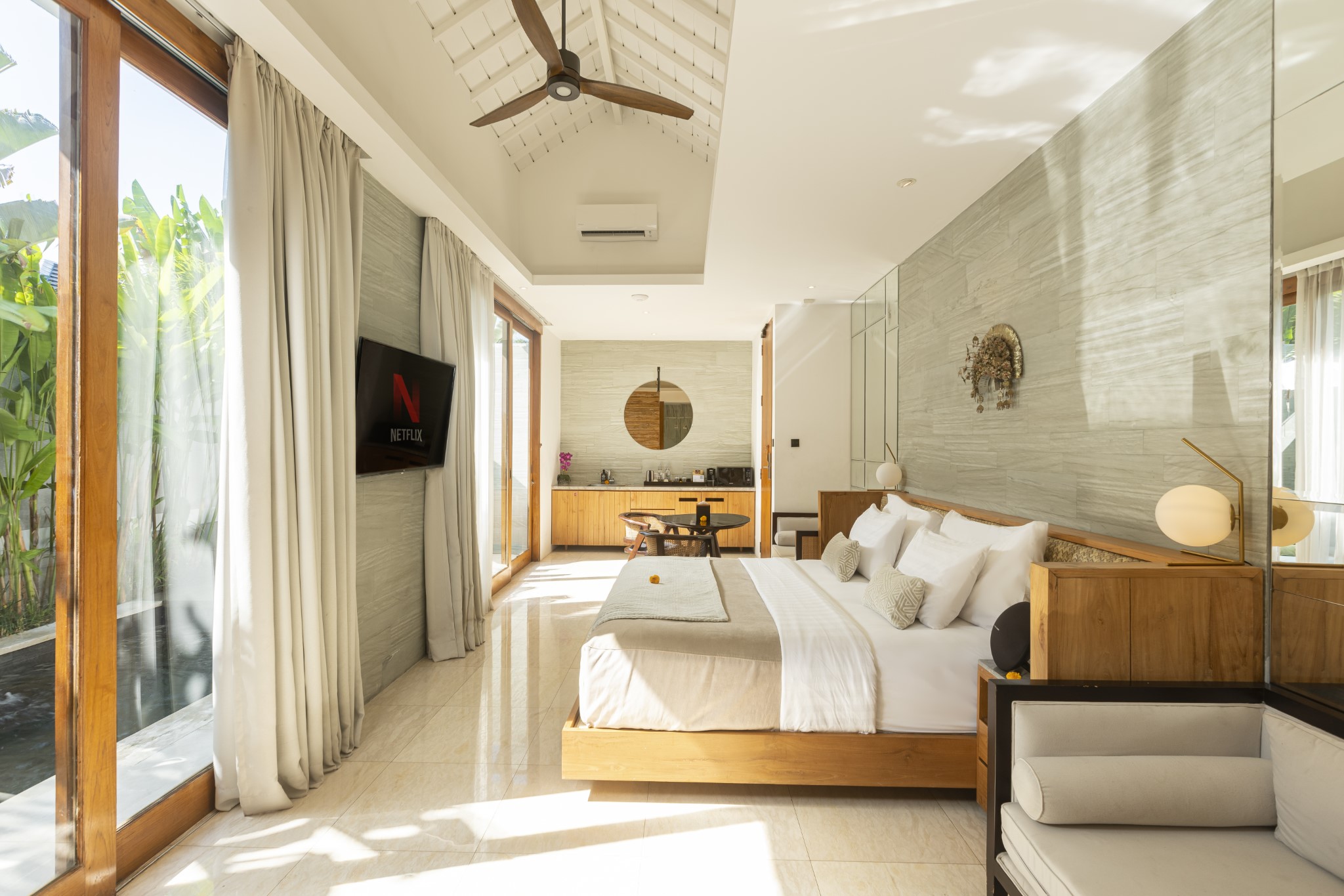 Astera Seminyak Room(s)